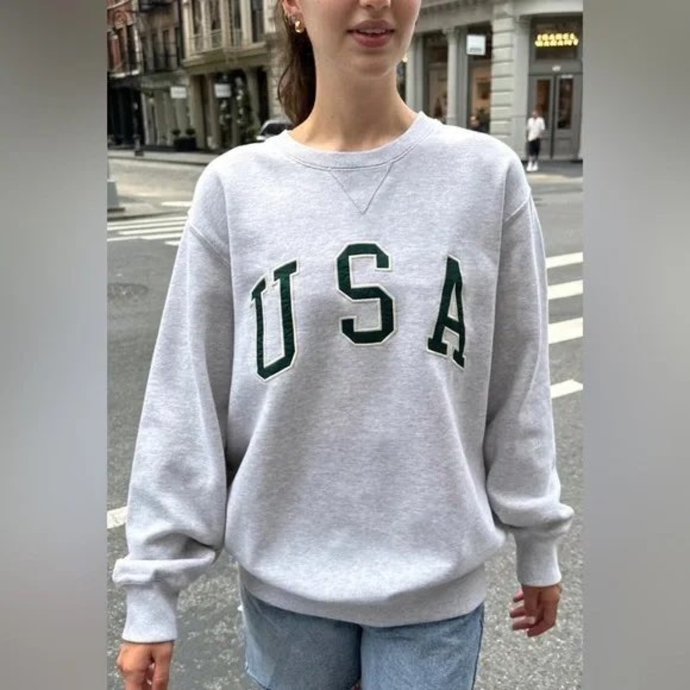 Brandy Melville x John Galt‎ Erica USA Embroidered Crewneck Oversized Patriotic